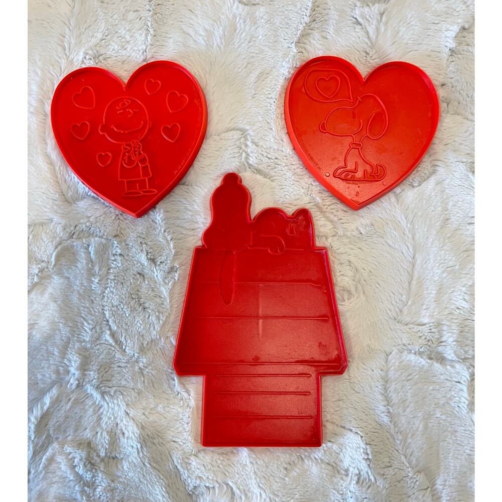 Vintage Hallmark SNOOPY Valentine Cookie Cutters Charlie Brown Red Heart SET/3